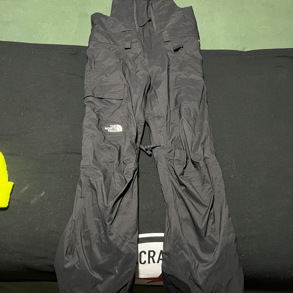The North Face woman’s snow bib and Skigear bib SMALL